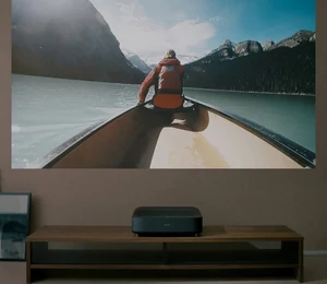 Test Epson EH-LS300 : le vidéoprojecteur à ultra courte focale à la luminosité extrême